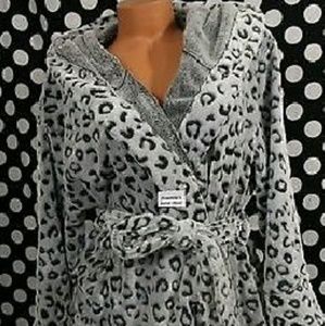 Victoria's secret  pink robe